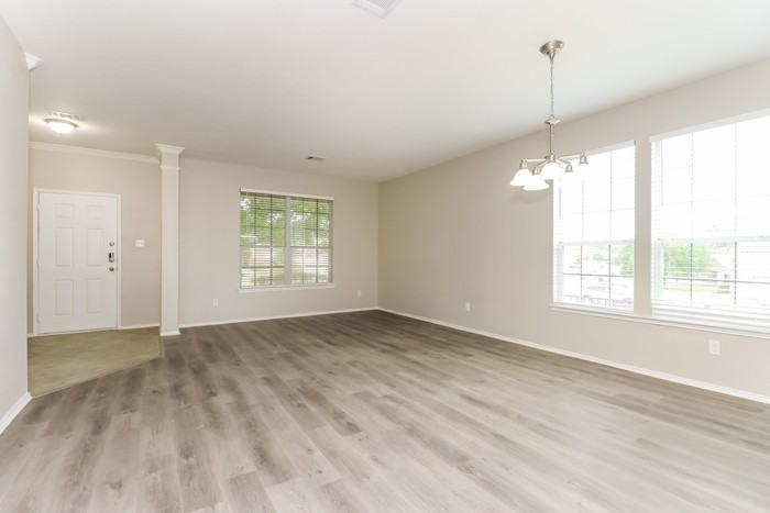 2625 Gardendale Dr - Photo 7 of 16