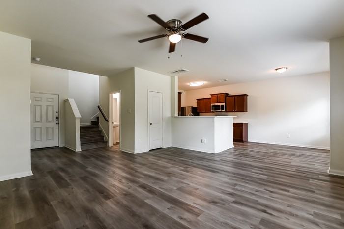 1116 Timberview Dr - Photo 4 of 17