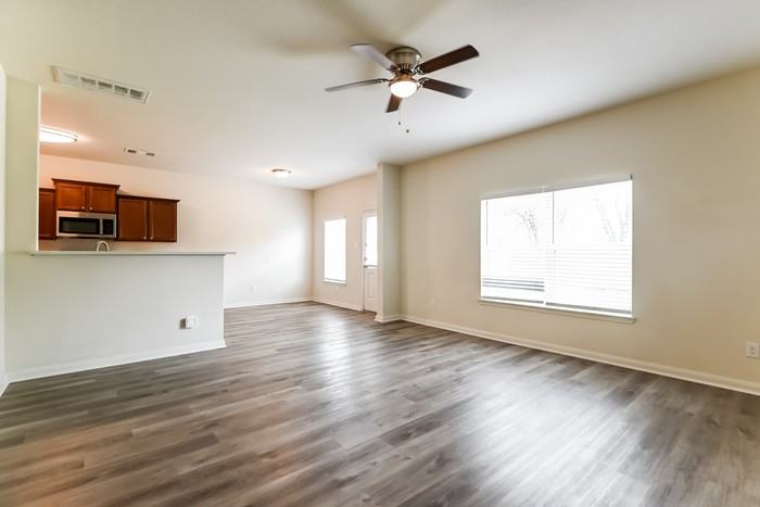 1116 Timberview Dr - Photo 5 of 17