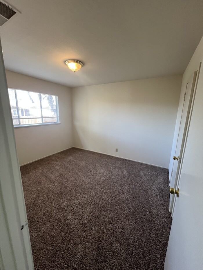 2712 Clover Ln - Photo 5 of 11