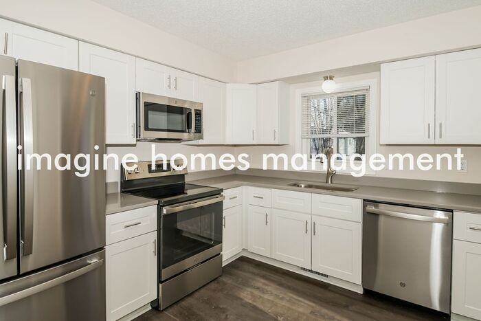 7516 Louisiana Ave N - Photo 5 of 14