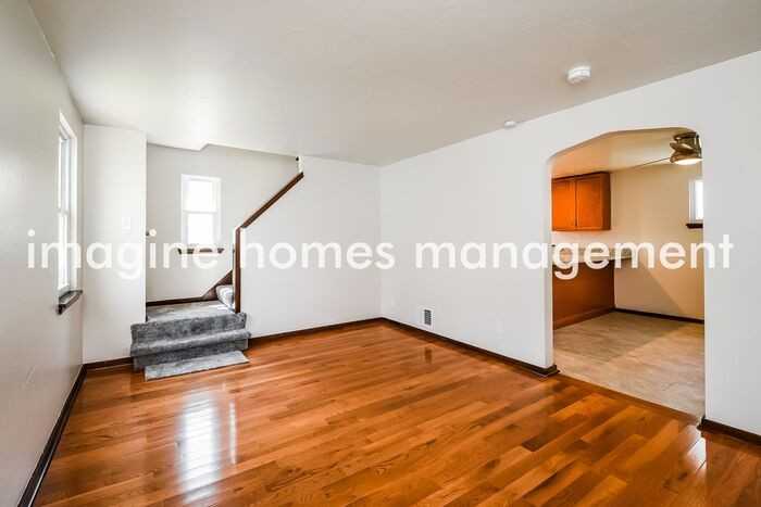 3202 Hazelhurst Ave - Photo 4 of 16