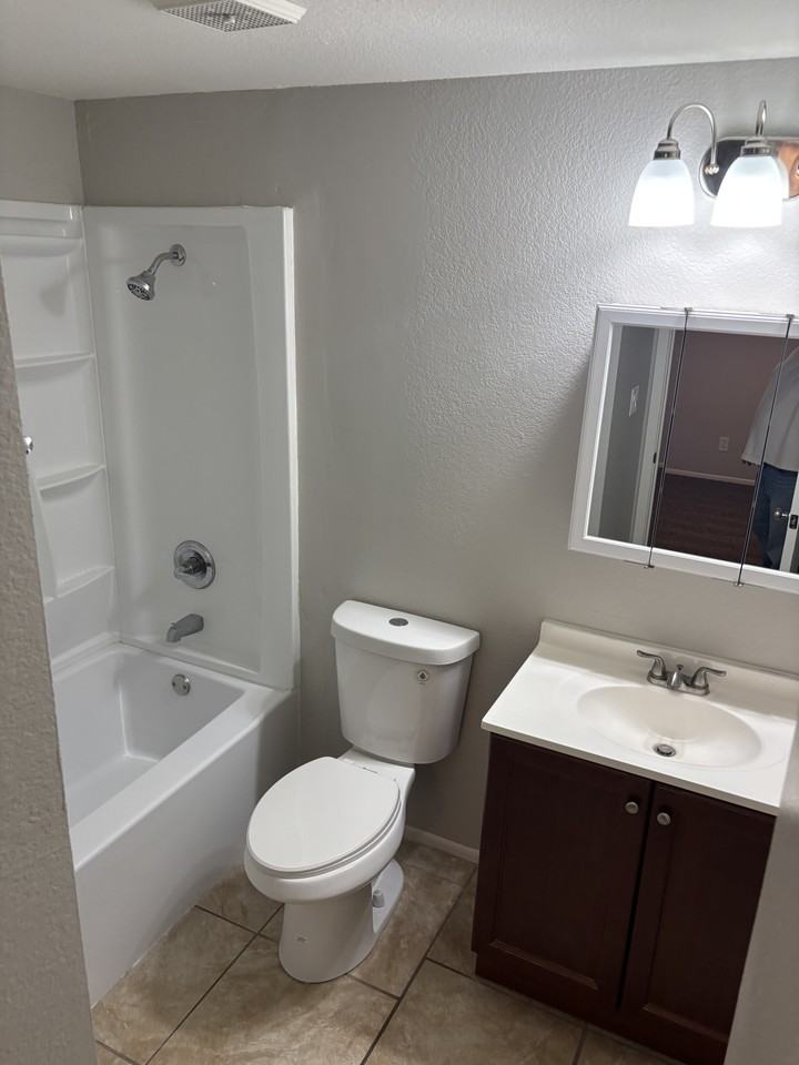 168 S 54th St #B - Photo 5 of 10