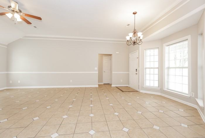 2130 Spring Hill Cir - Photo 5 of 16