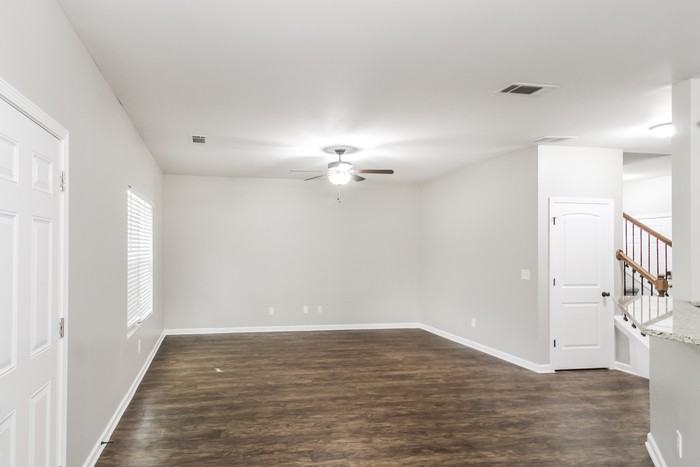 108 Rankin Cir - Photo 4 of 17