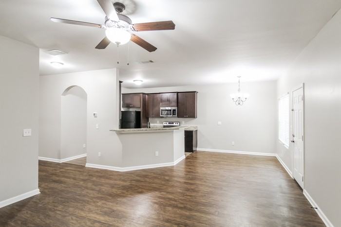 108 Rankin Cir - Photo 5 of 17