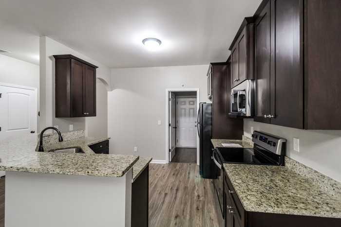 108 Rankin Cir - Photo 6 of 17