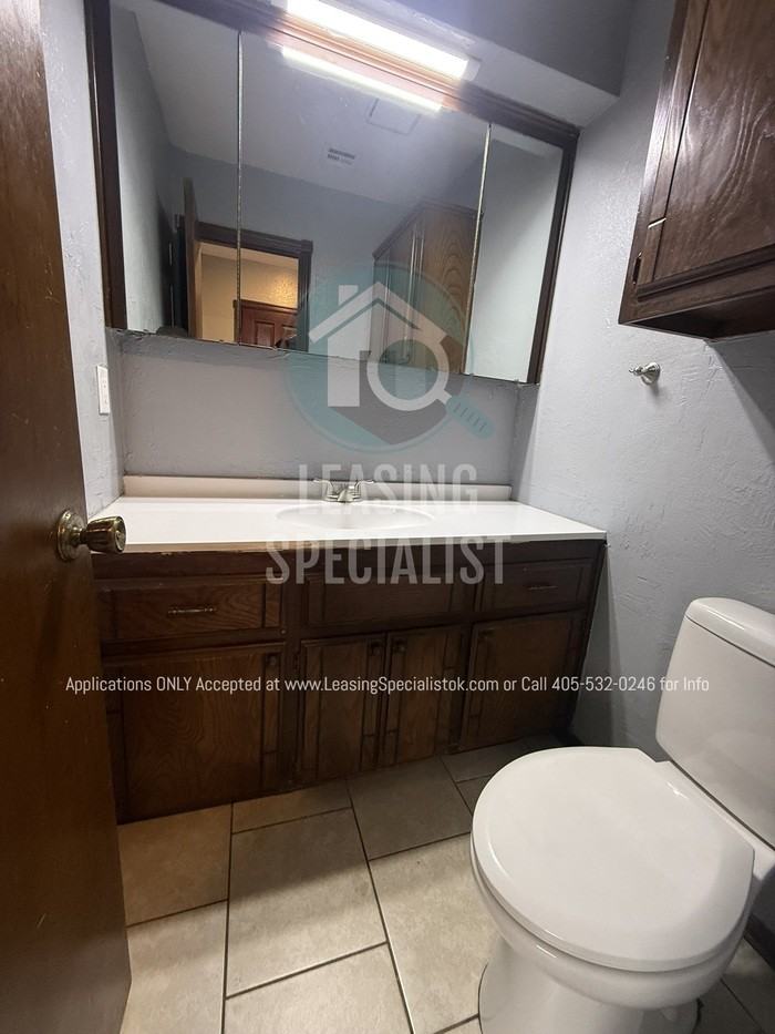 1024 Rambling Oaks Dr #F - Photo 3 of 30