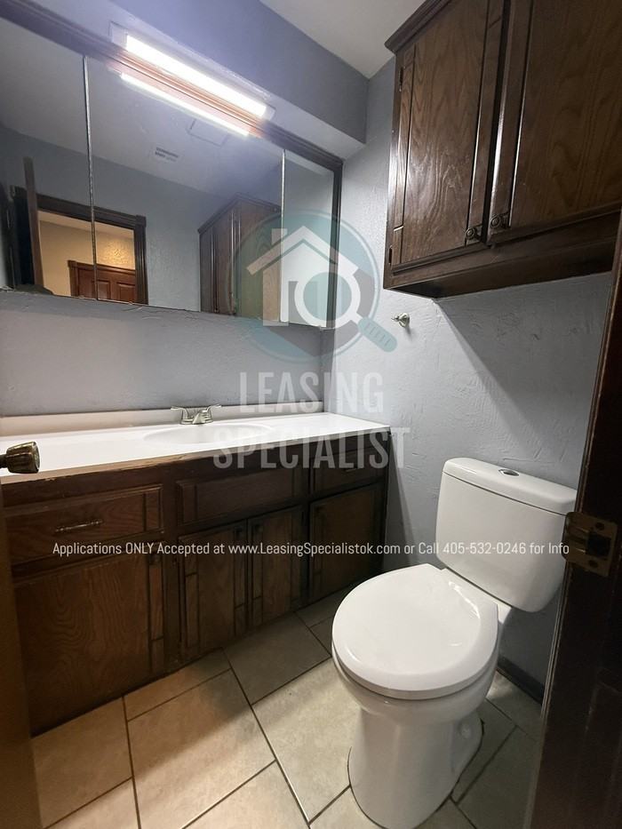 1024 Rambling Oaks Dr #F - Photo 4 of 30