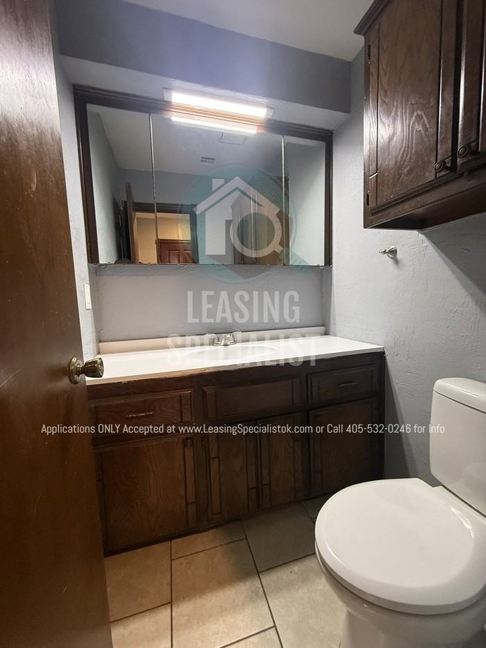 1024 Rambling Oaks Dr #F - Photo 5 of 30