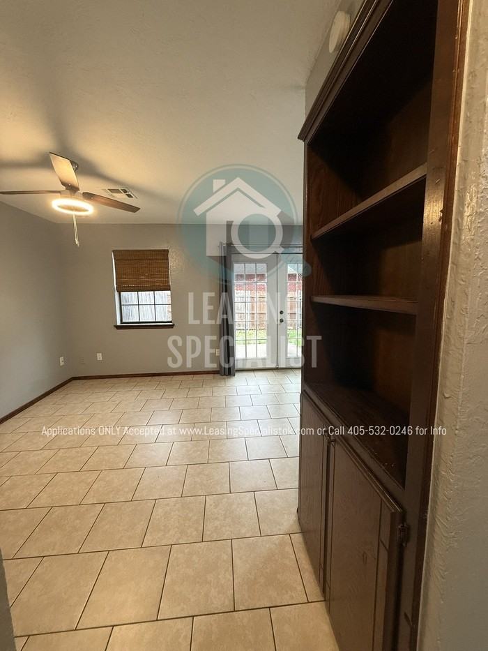 1024 Rambling Oaks Dr #F - Photo 6 of 30