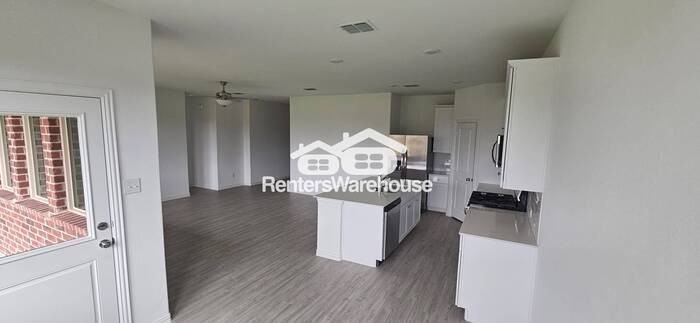 1408 Rousseau Dr - Photo 3 of 23