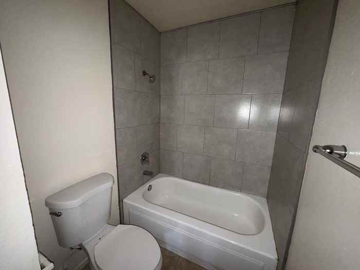 7119 W Minnezona Ave - Photo 6 of 13