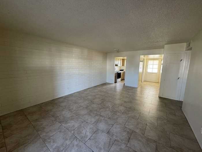 7119 W Minnezona Ave - Photo 7 of 13