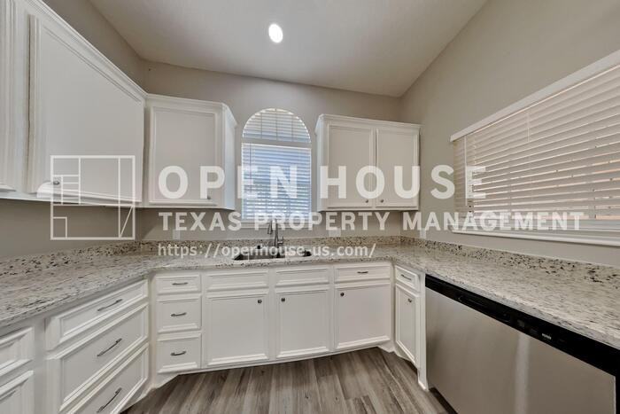 121 Warbonnet Dr - Photo 5 of 19