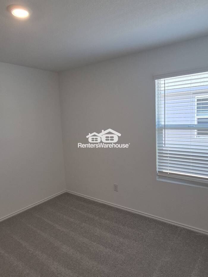 416 Silvercloud Dr - Photo 3 of 14