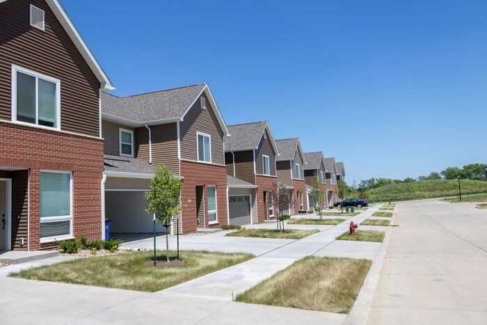 220 Adams St - Photo 2 of 22