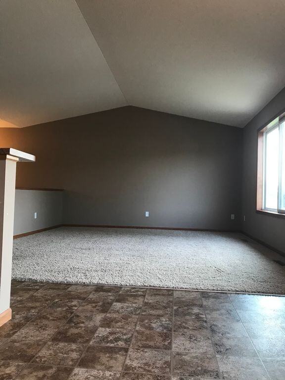 529 19th St - Photo 2 of 20