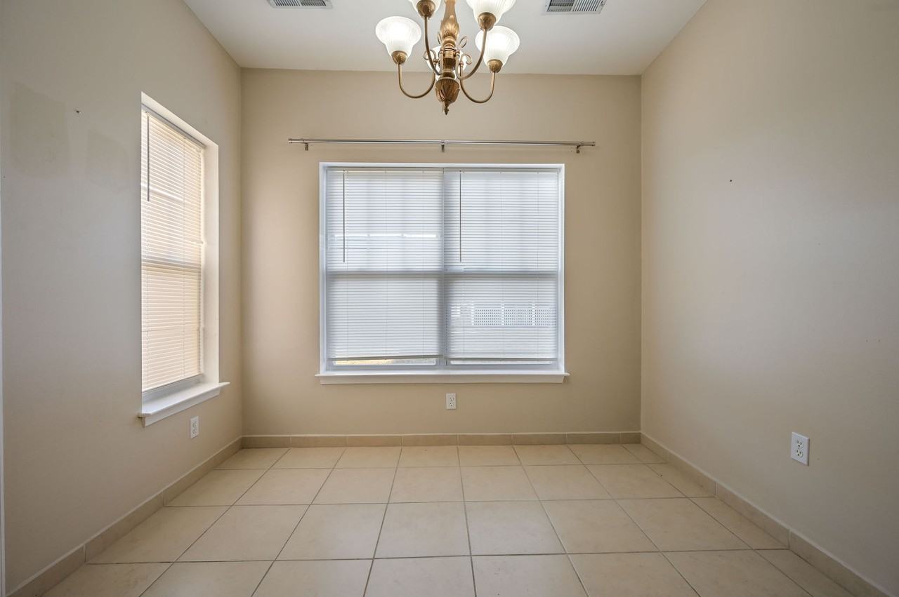 S Sagamore Dr #1 - Photo 4 of 10