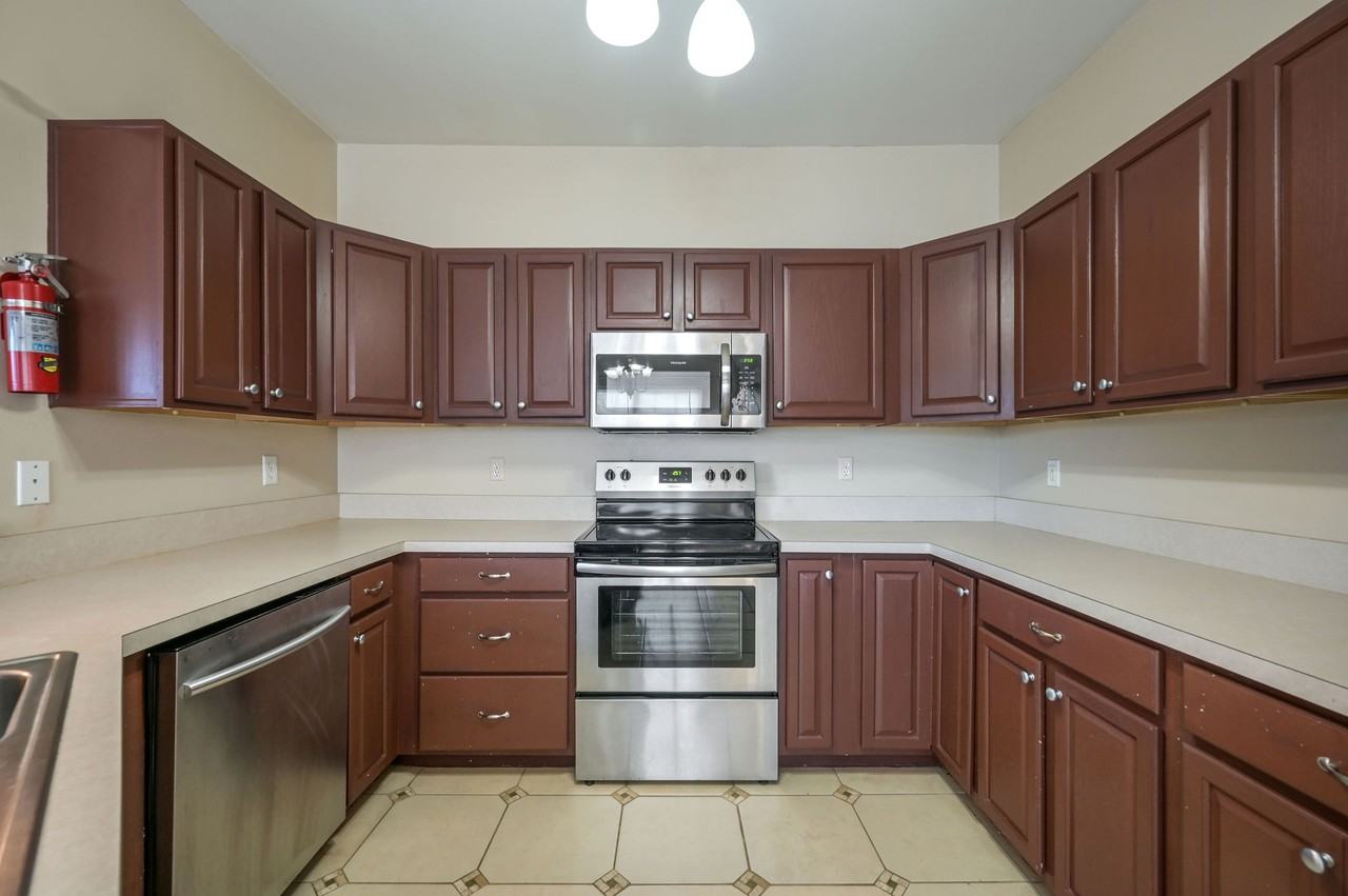 S Sagamore Dr #1 - Photo 6 of 10