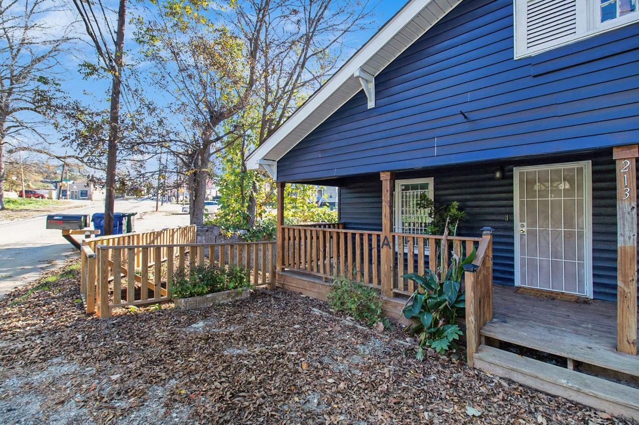 213 Claire Dr SE - Photo 2 of 10