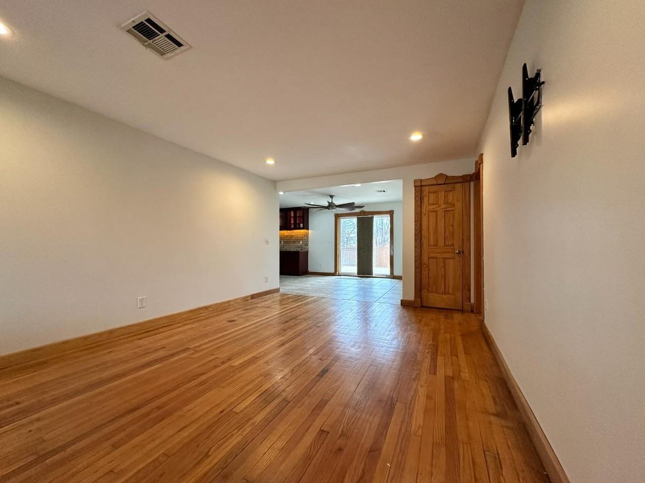 2833 Kent Dr - Photo 3 of 20