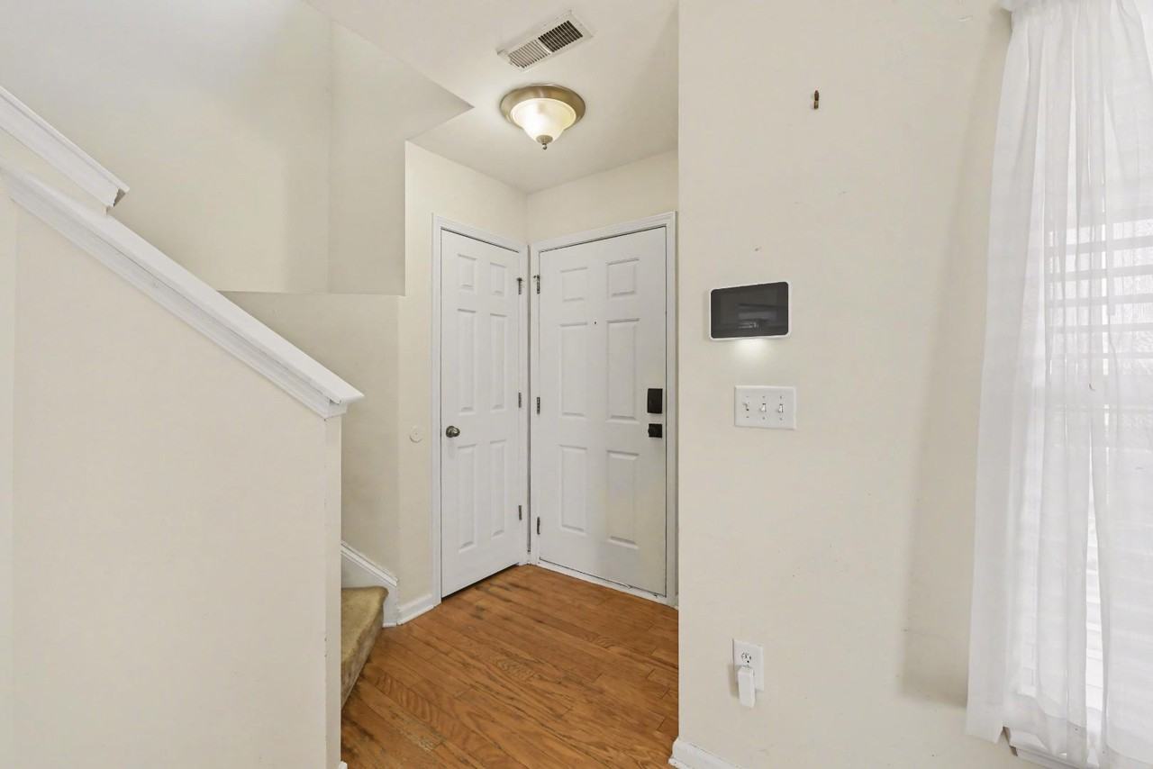 272 Clayburne Dr - Photo 4 of 12