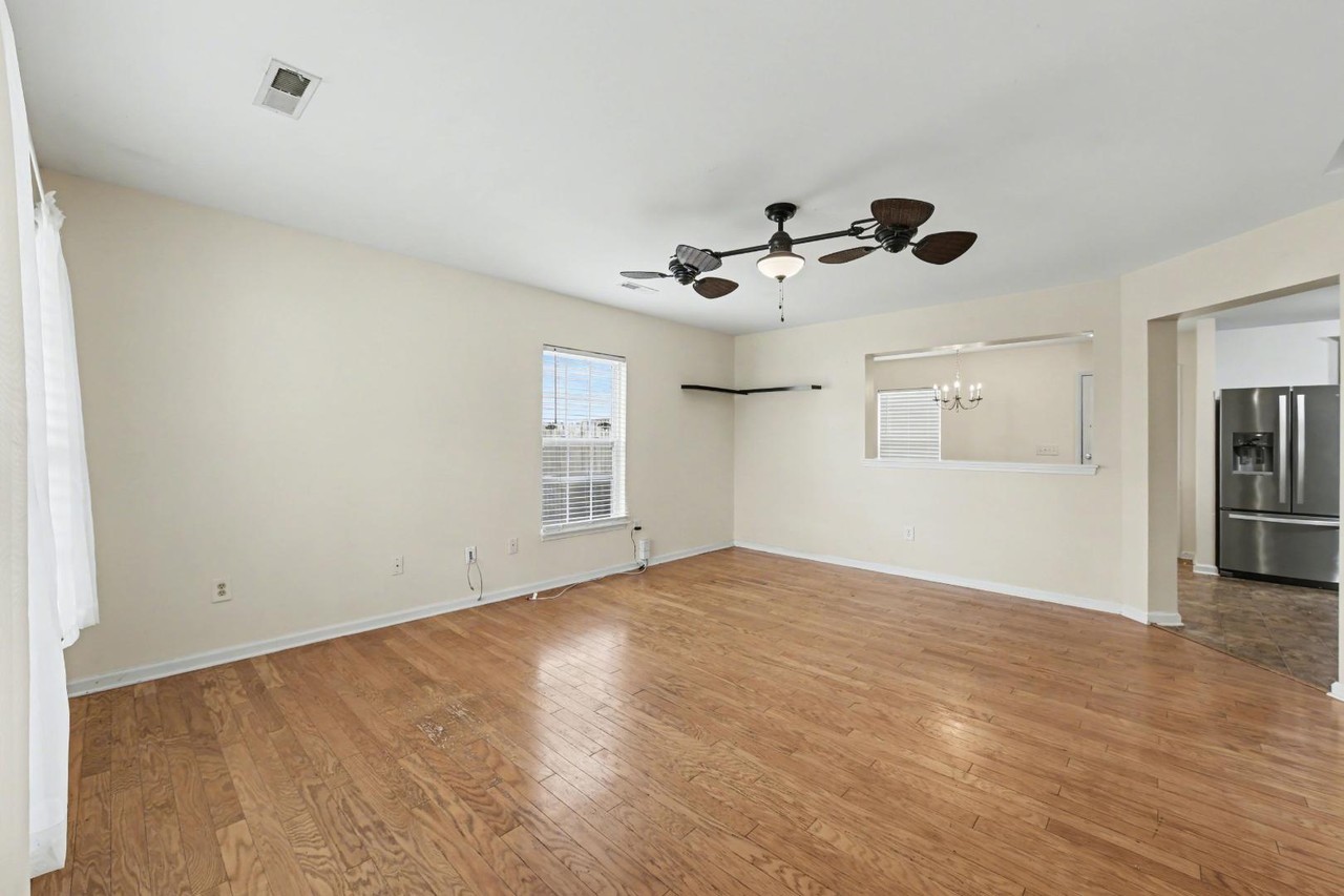 272 Clayburne Dr - Photo 5 of 12