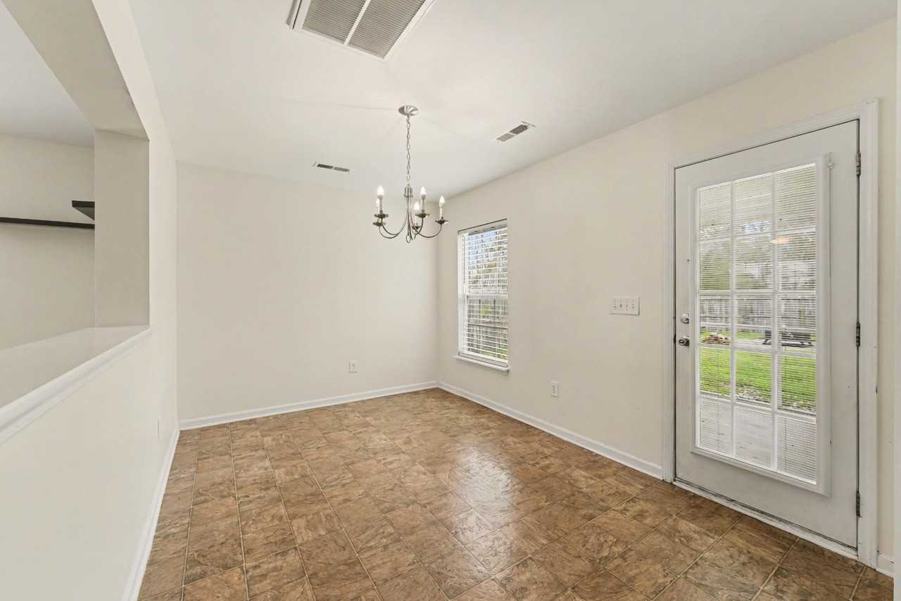 272 Clayburne Dr - Photo 7 of 12