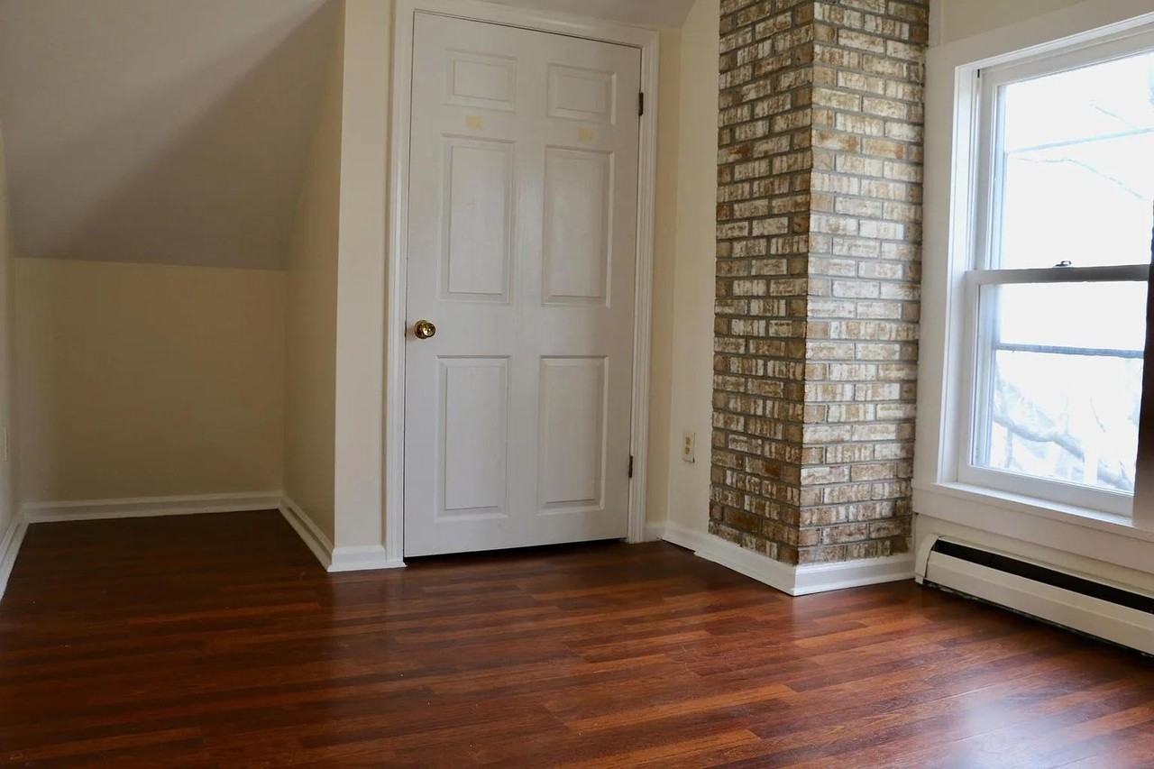 200 Pearl Street, Unit 4 - Photo 4 of 10