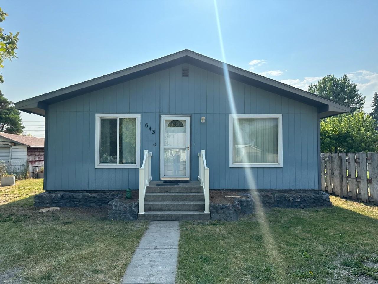 643 Hansen Ave - Photo 2 of 14