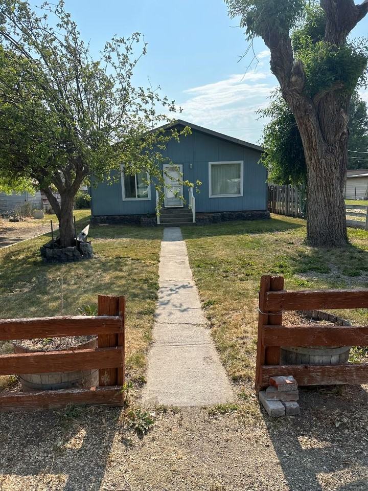 643 Hansen Ave - Photo 3 of 14