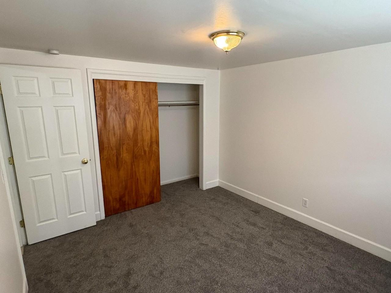 351 S 200 E - Photo 4 of 11