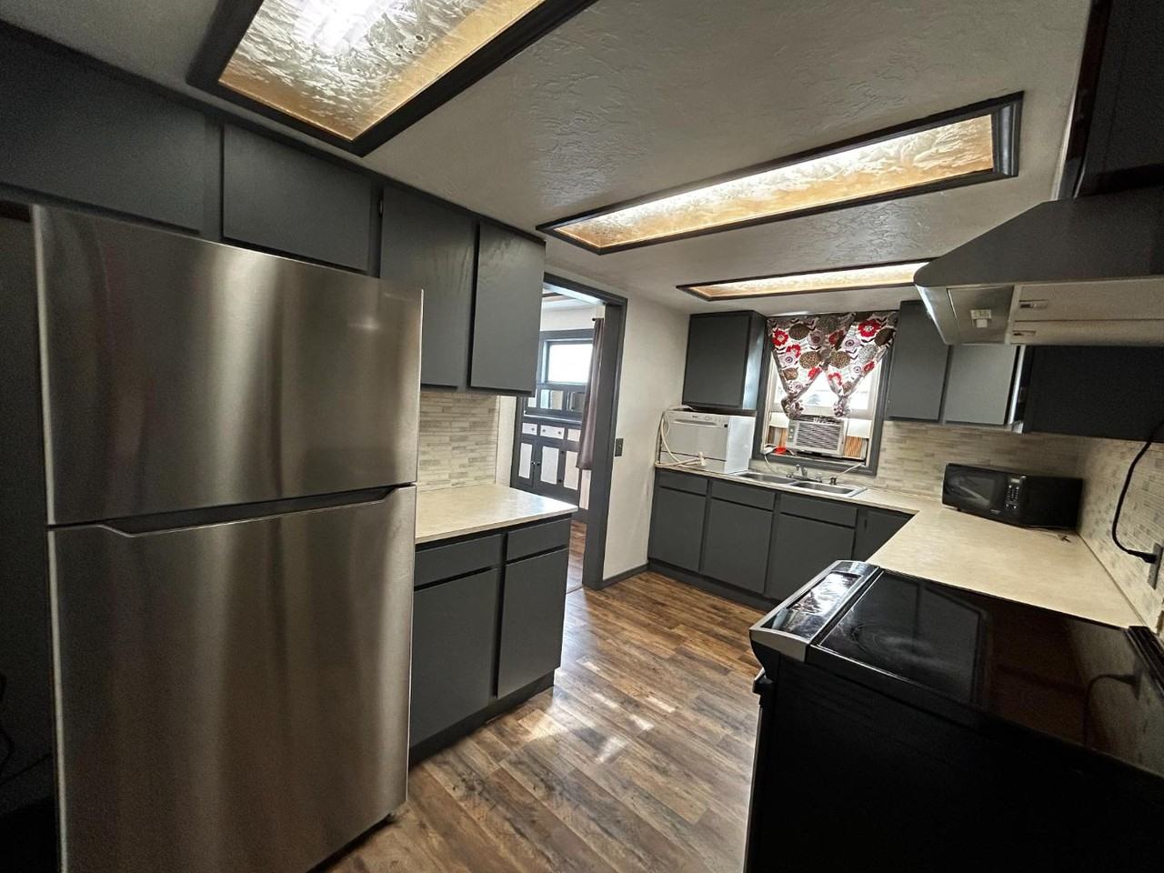 601 3rd Avenue West - Photo 4 of 10