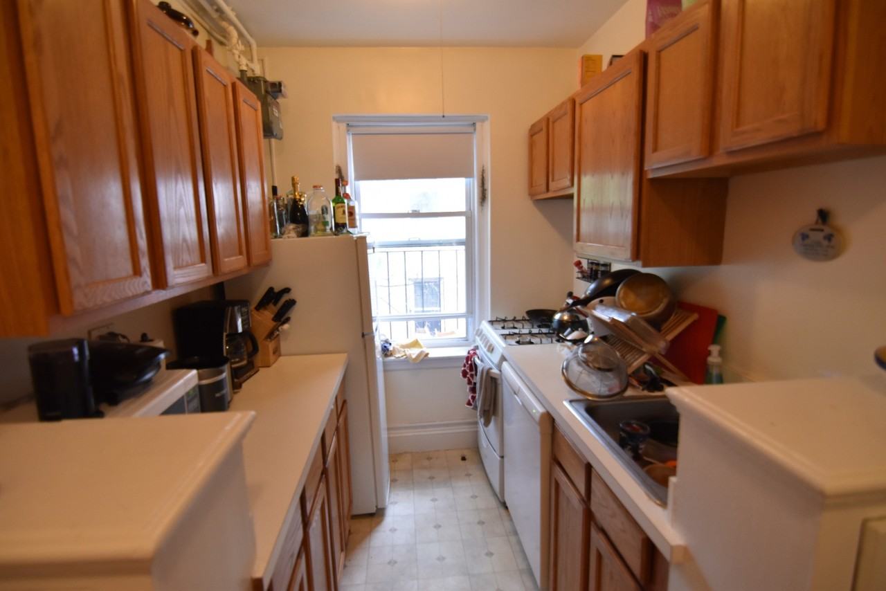 97 Strathmore Rd #3 - Photo 2 of 7