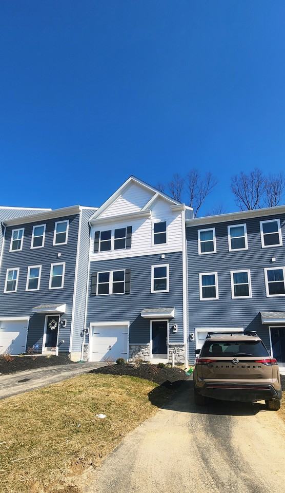 726 Hardman Dr #1 - Photo 2 of 33