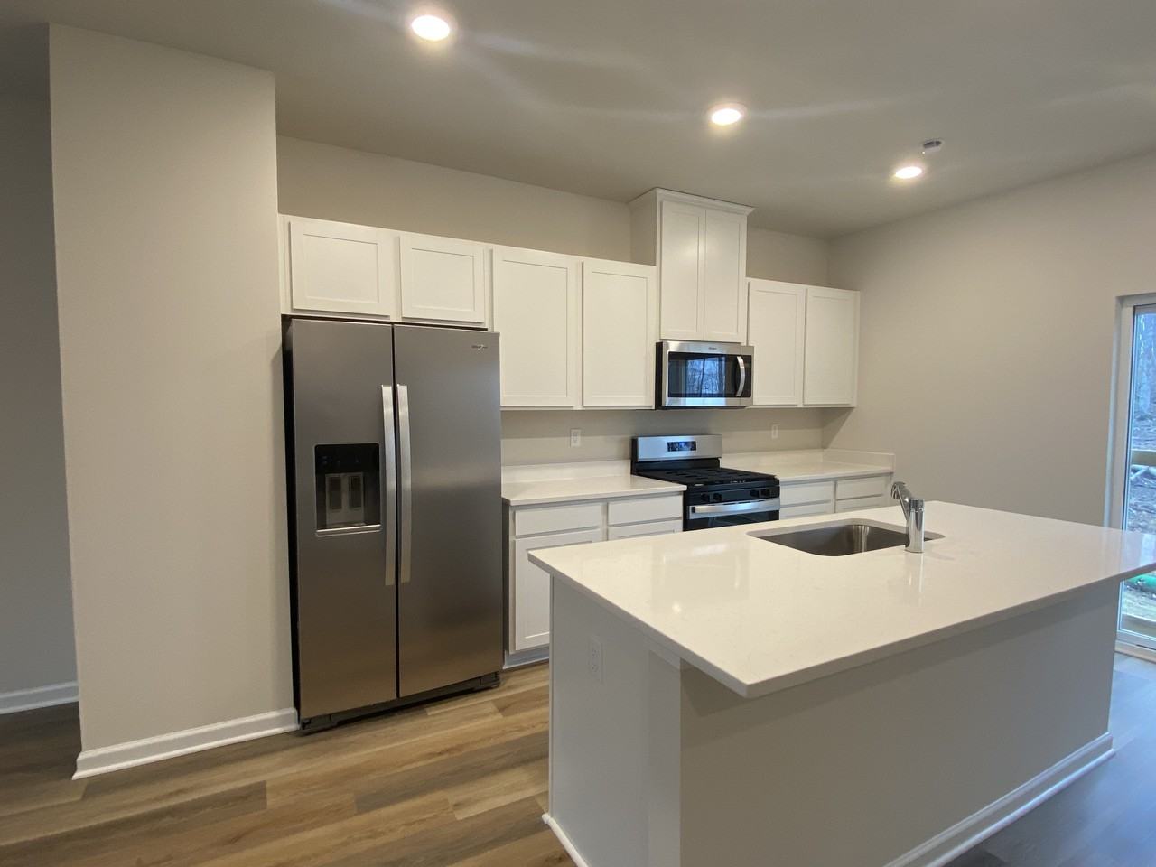 726 Hardman Dr #1 - Photo 4 of 33