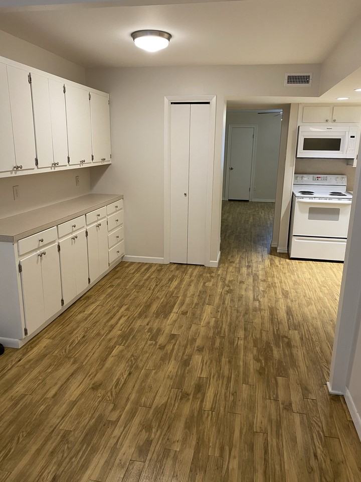 3216 Crosscreek Dr #102 - Photo 6 of 17