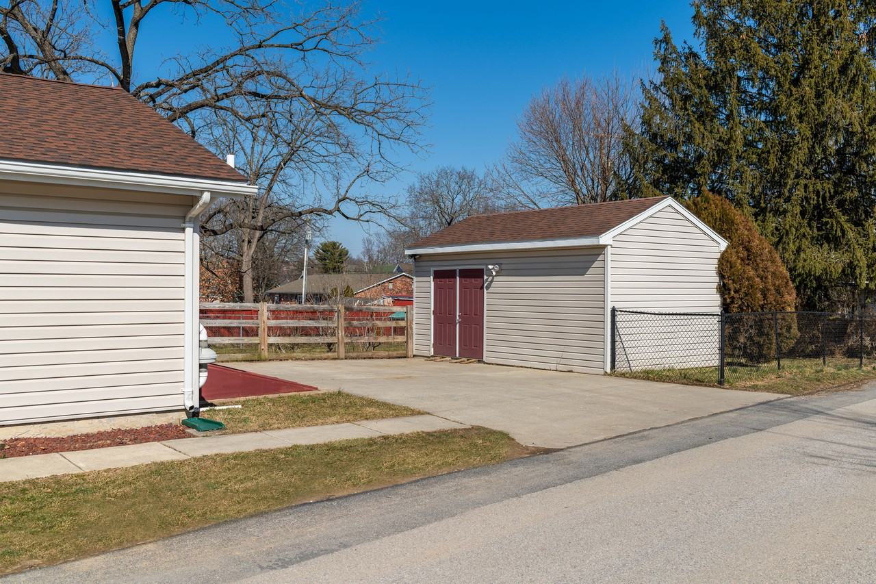 38 W George St #NA - Photo 2 of 20