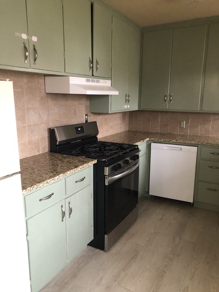 1537 Sw 41st St #NA - Photo 5 of 14