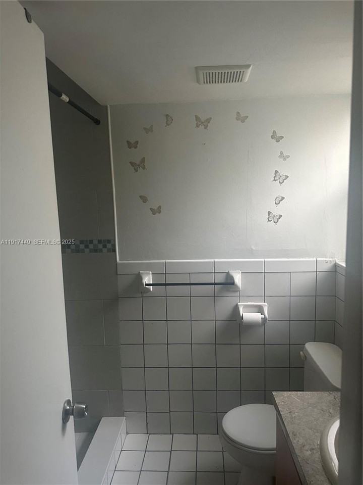 11905 Ne 2nd Ave #NA - Photo 3 of 5