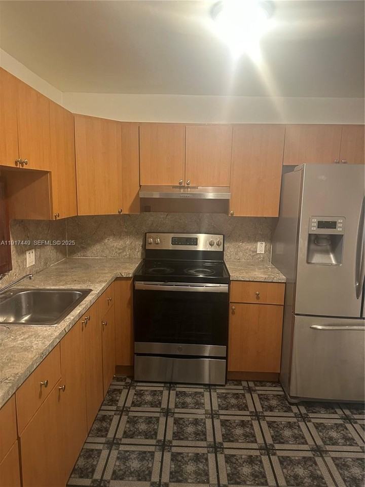 11905 Ne 2nd Ave #NA - Photo 4 of 5