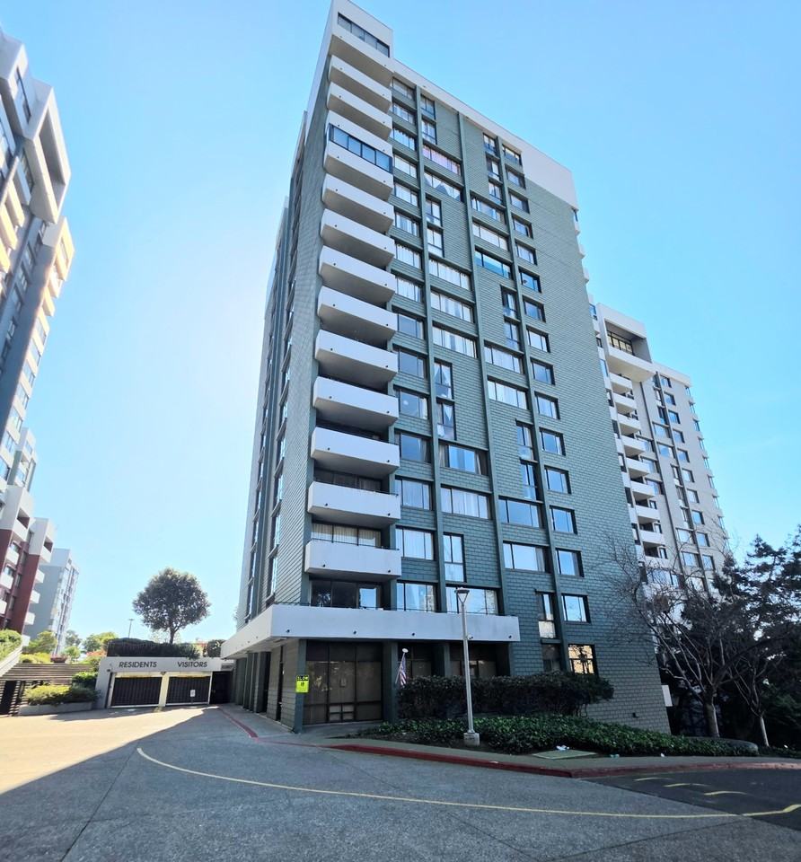 555 Pierce St #1 - Photo 3 of 23