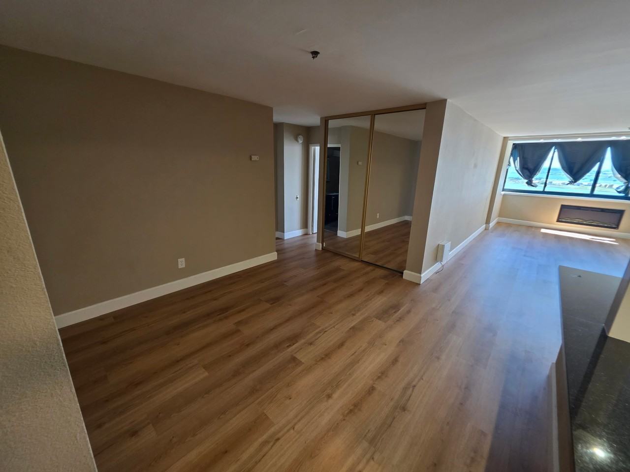 555 Pierce St #1 - Photo 5 of 23