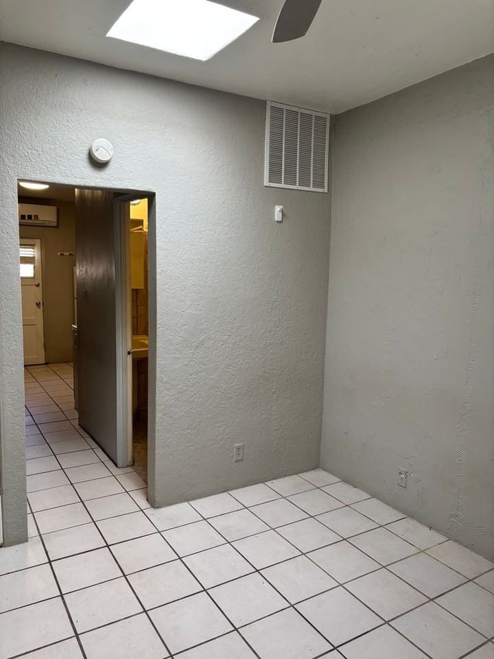 4119 E Fort Lowell Rd #3 - Photo 2 of 4