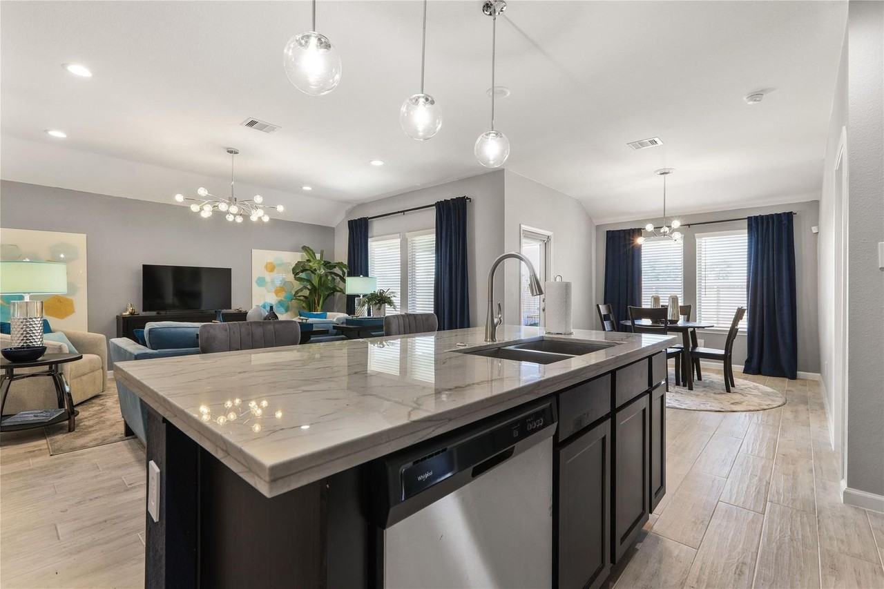 5327 Cherry Tallow Trl - Photo 5 of 16