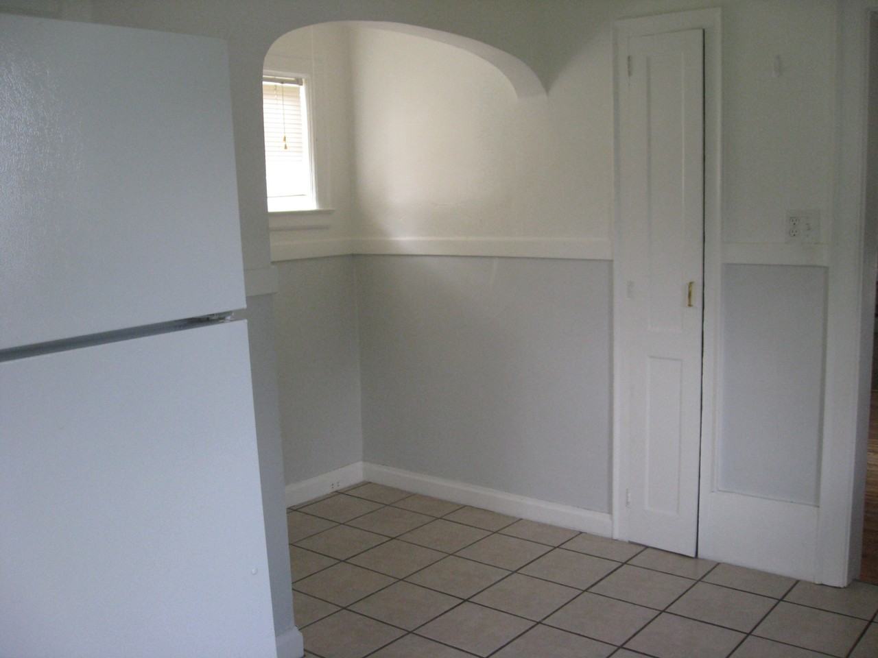 1014 N Saint Louis Blvd #NA - Photo 2 of 4