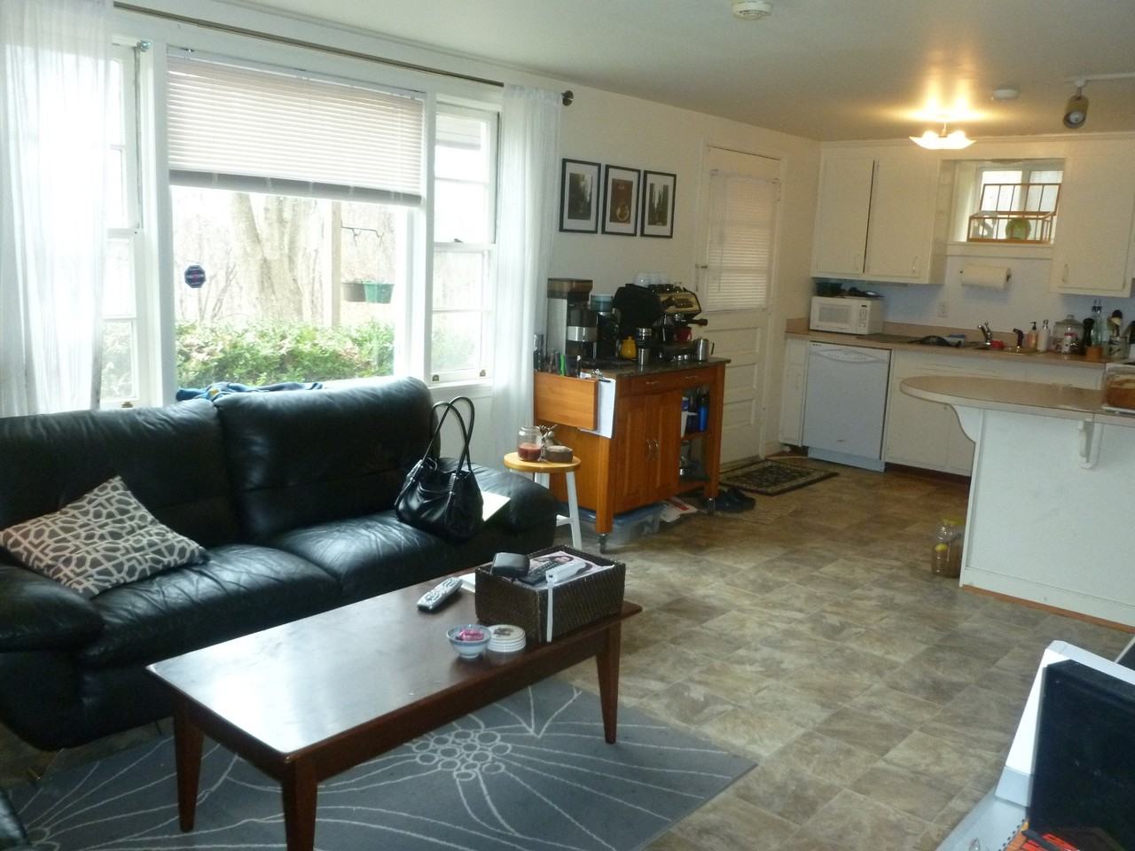 228 Stribling Ave #B - Photo 2 of 14