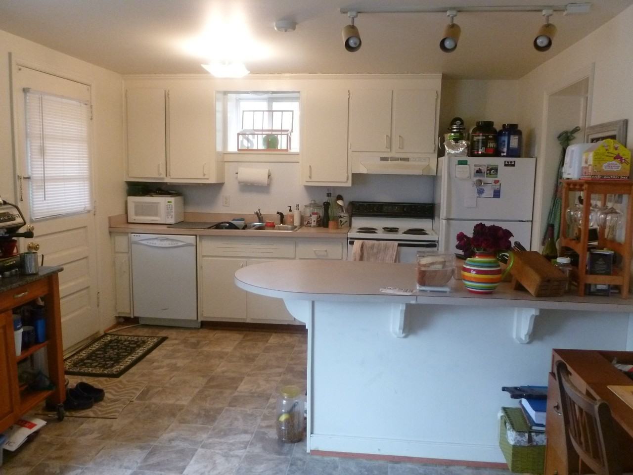 228 Stribling Ave #B - Photo 4 of 14