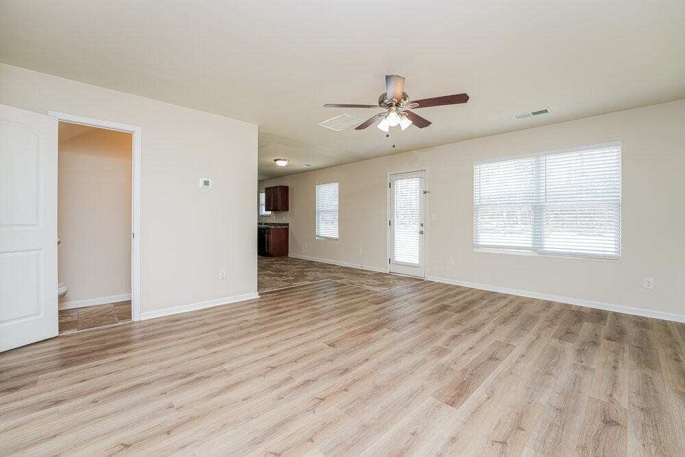 110 Betty Ann Ln - Photo 5 of 17